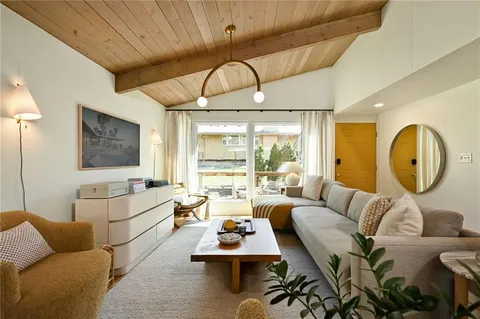 $425,000 | 4504 West 78th Street, Prairie Village, KS 66208