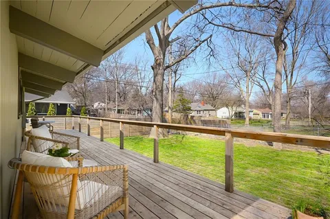 $425,000 | 4504 West 78th Street, Prairie Village, KS 66208