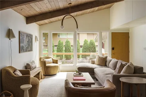 $425,000 | 4504 West 78th Street, Prairie Village, KS 66208