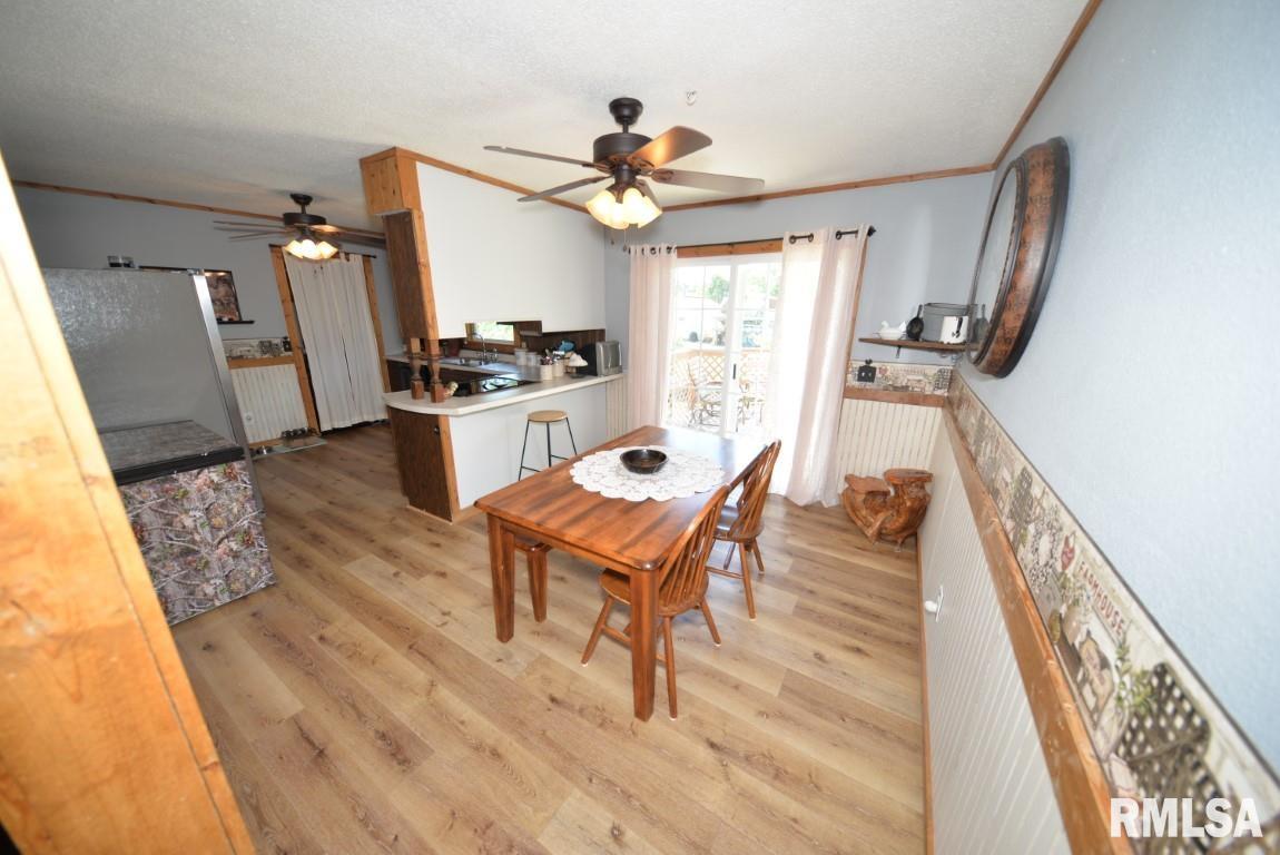 303 West Lottie Street Sesser, IL 62884 - Photo 15 of 28