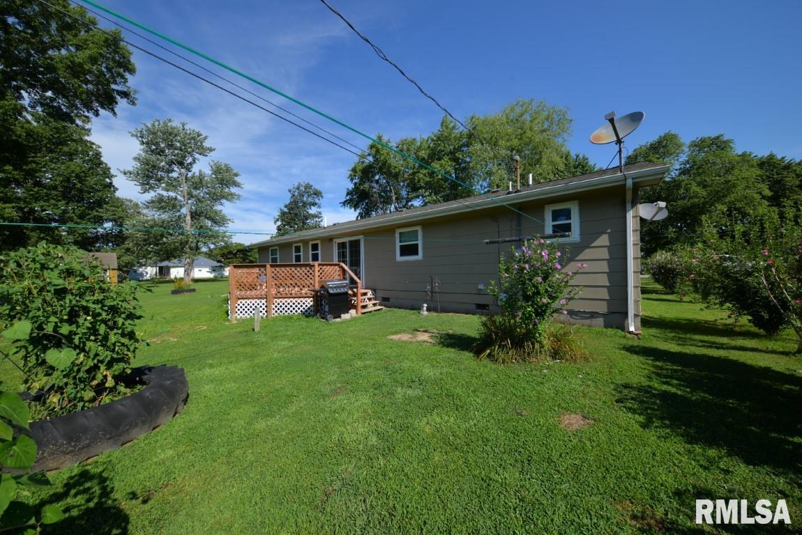303 West Lottie Street Sesser, IL 62884 - Photo 2 of 28