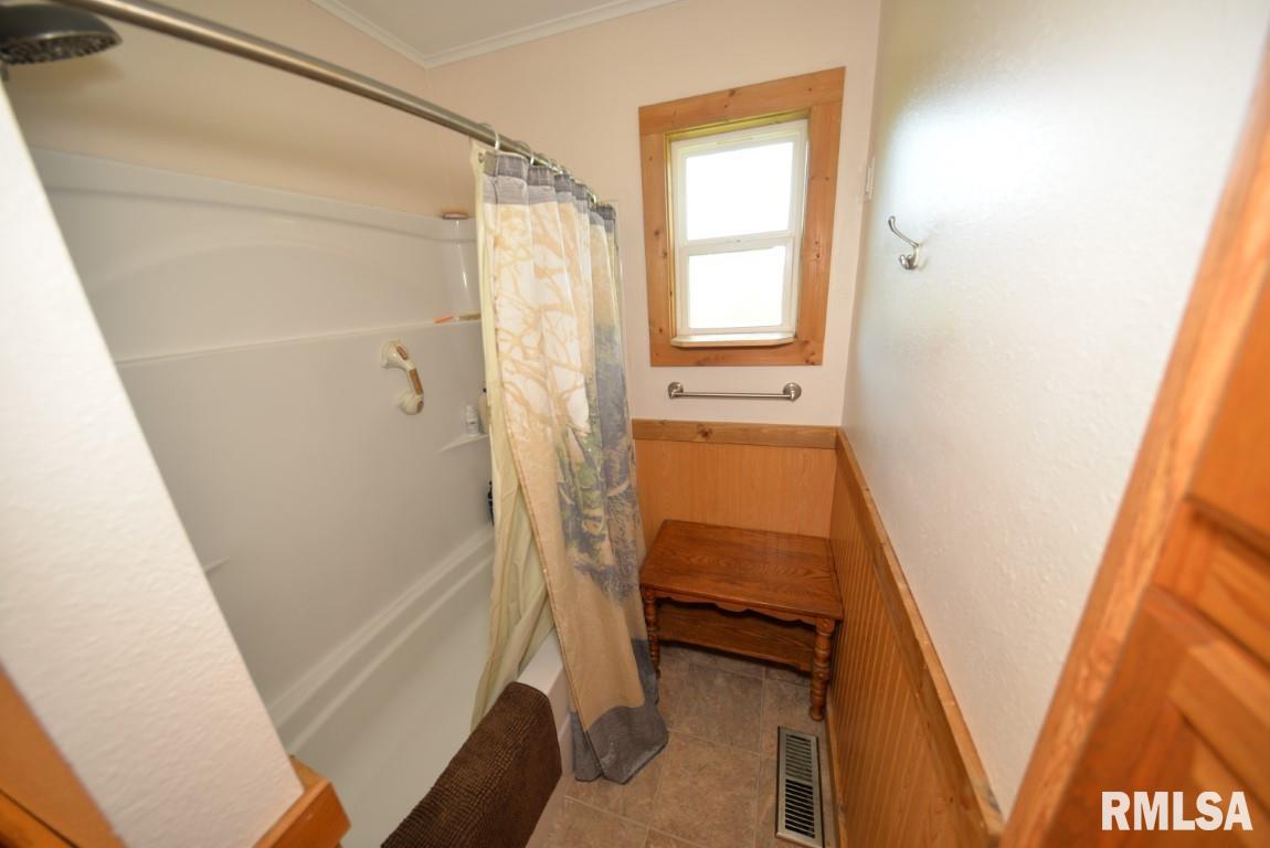 303 West Lottie Street Sesser, IL 62884 - Photo 22 of 28
