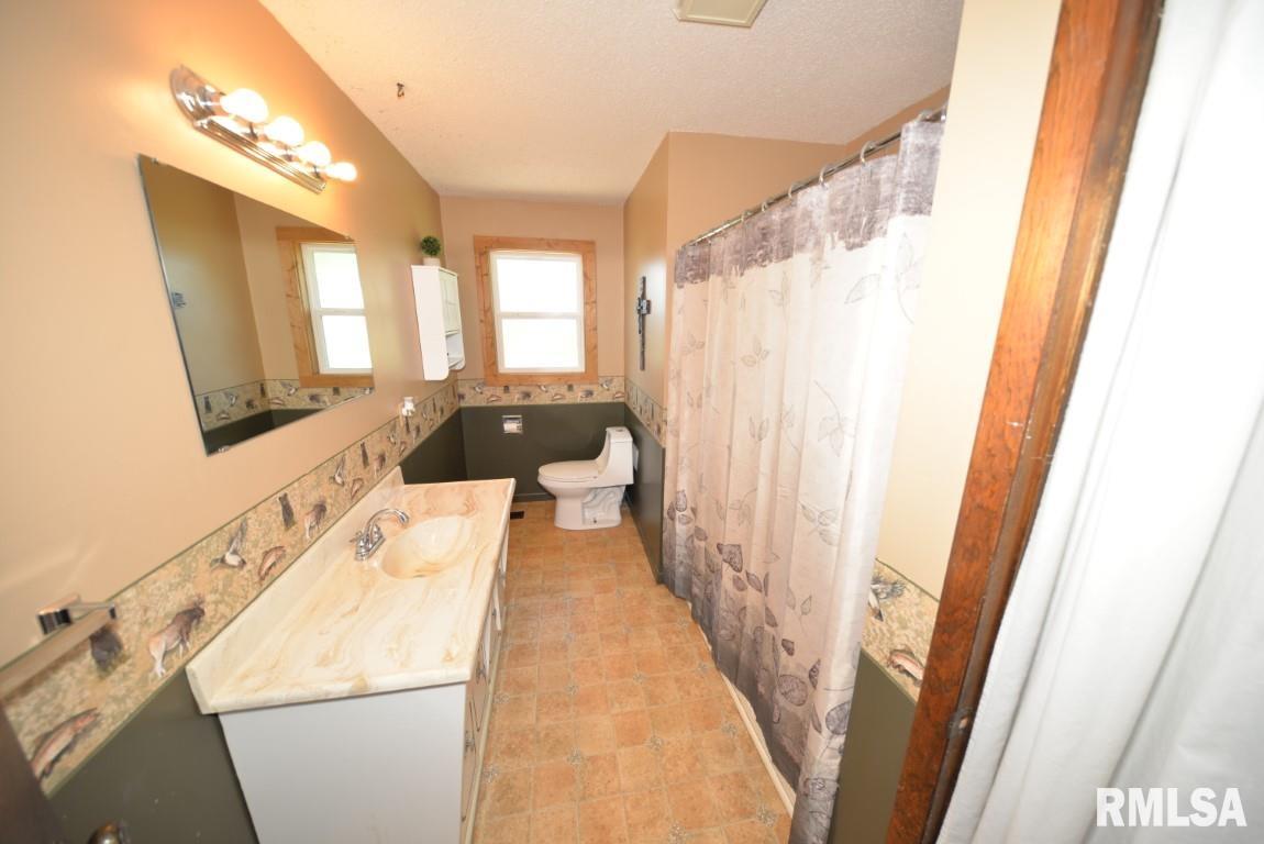 303 West Lottie Street Sesser, IL 62884 - Photo 23 of 28