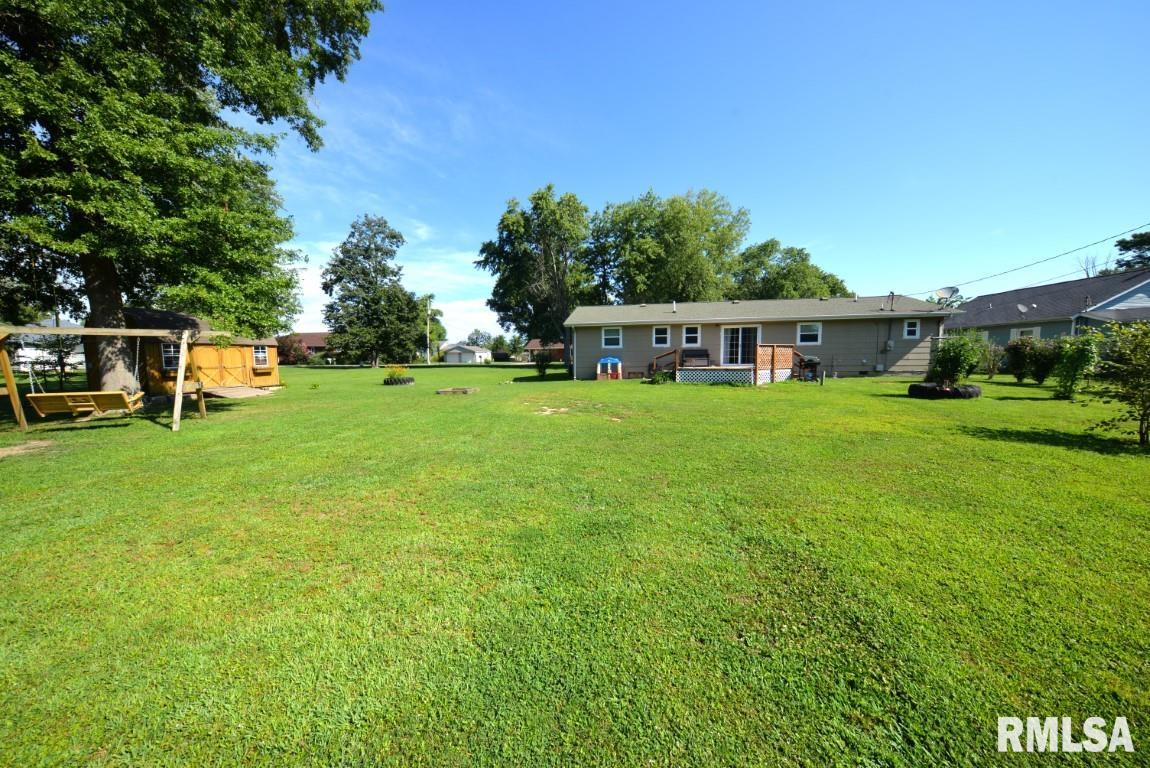 303 West Lottie Street Sesser, IL 62884 - Photo 4 of 28