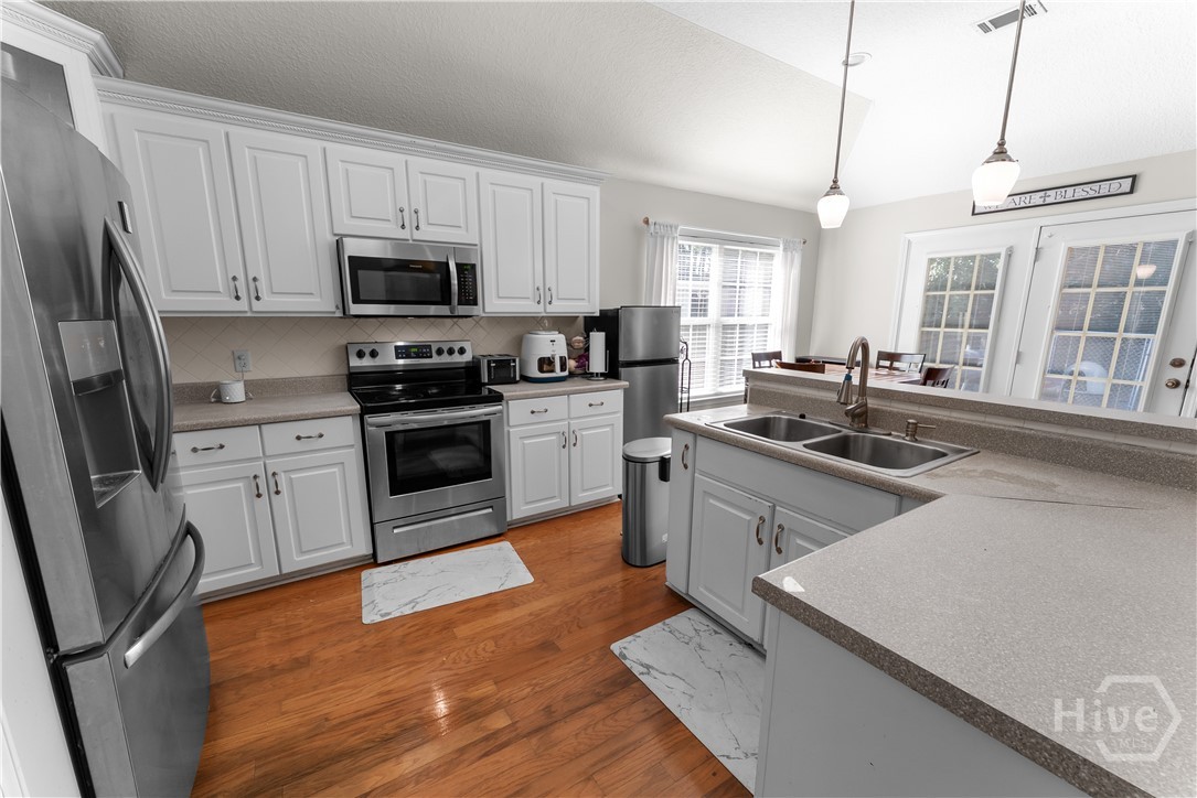 121 Grayson Avenue Savannah, GA 31419 - Photo 8 of 32