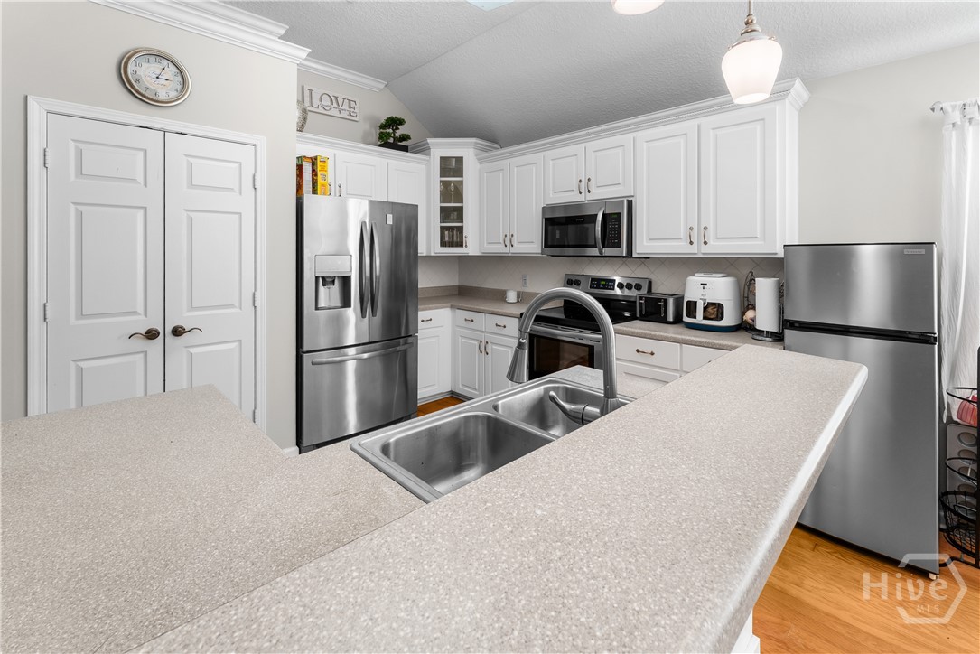 121 Grayson Avenue Savannah, GA 31419 - Photo 9 of 32