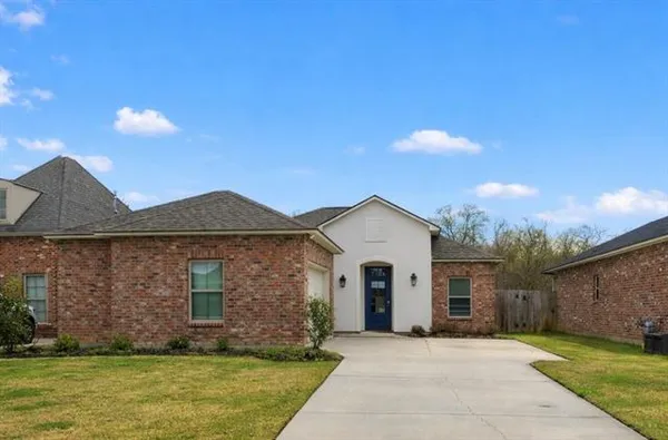 $265,000 | 11598 Hideaway Street, Denham Springs, LA 70726