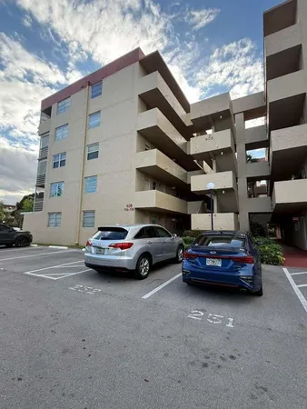 $1,850 | 408 Northwest 68th Avenue, Unit 306, Plantation, FL 33317