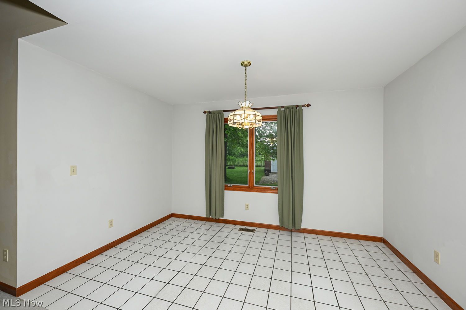 106 South Hametown Road Akron, OH 44321 - Photo 12 of 34
