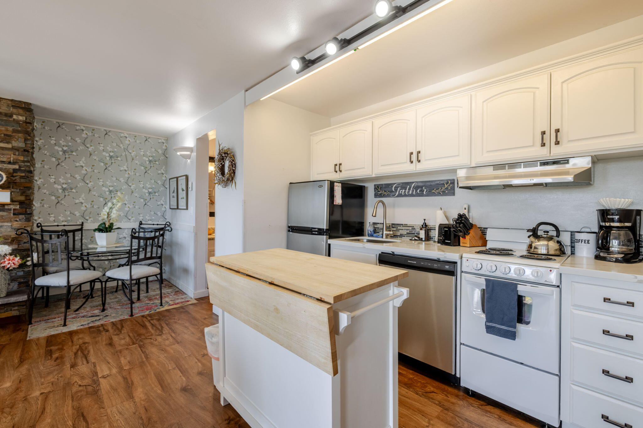 18575 Southwest Century Drive, Unit 1237/1238 Bend, OR 97702 - Photo 12 of 42 8-web-or-mls-18575 SW Century Drive UNIT