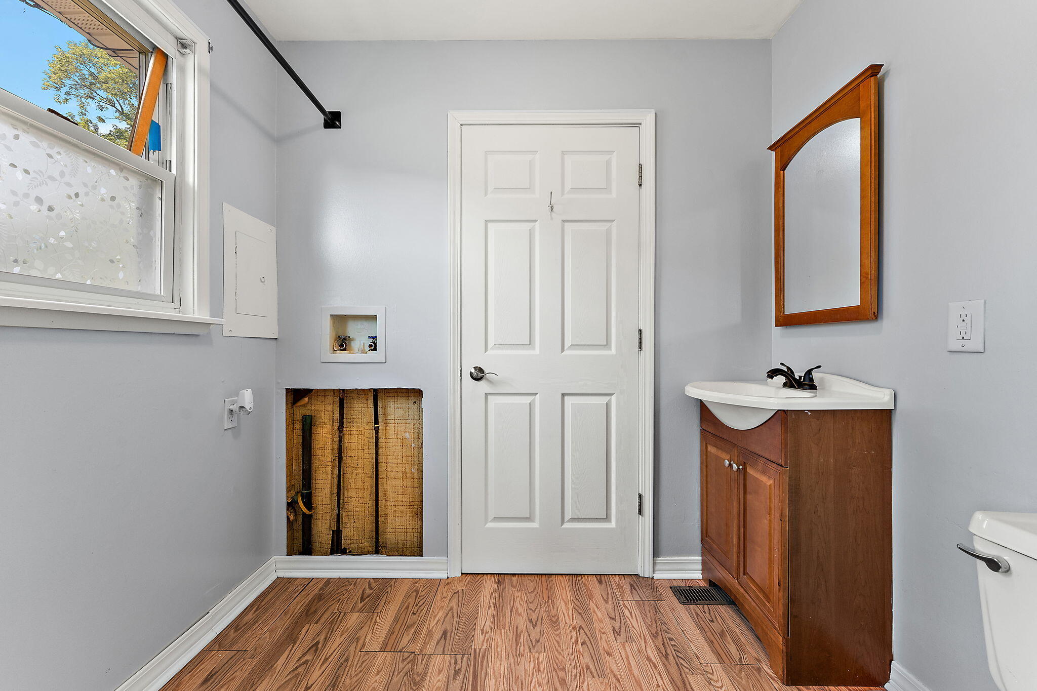 739 Eagle Creek Road Valparaiso, IN 46385 - Photo 14 of 23 2048x1365