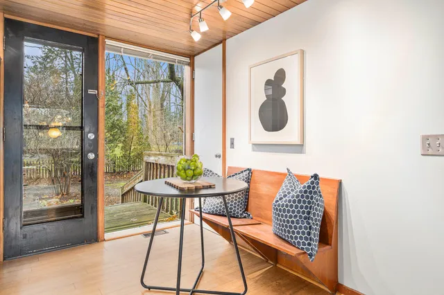 $1,294,900 | 2427 Londonderry Road, Ann Arbor, MI 48104