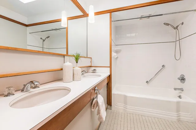 $1,294,900 | 2427 Londonderry Road, Ann Arbor, MI 48104