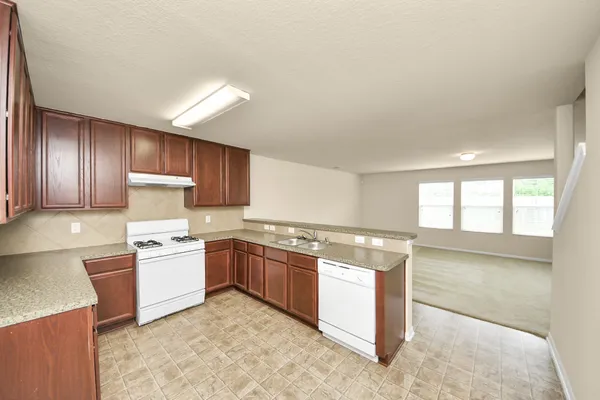 $2,400 | 15623 Sheldon Ridge Way, Houston, TX 77044