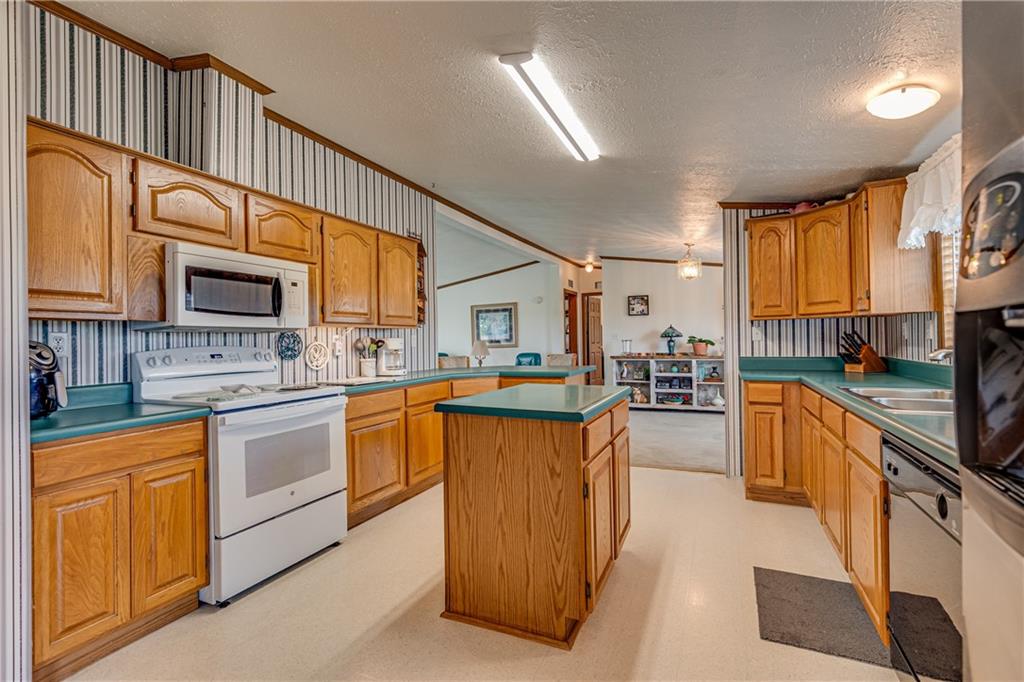 22176 East 1100th Road Pleasanton, KS 66075 - Photo 23 of 60