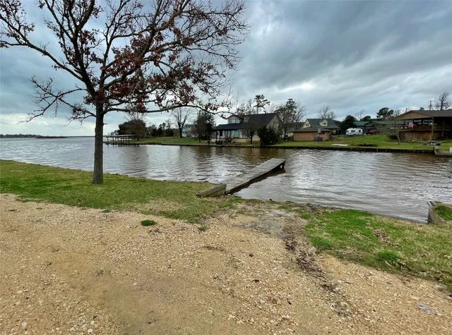 $185,000 | 230 Red Bud Lane, Onalaska, TX 77360