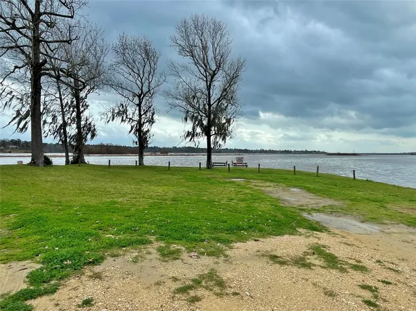 $185,000 | 230 Red Bud Lane, Onalaska, TX 77360