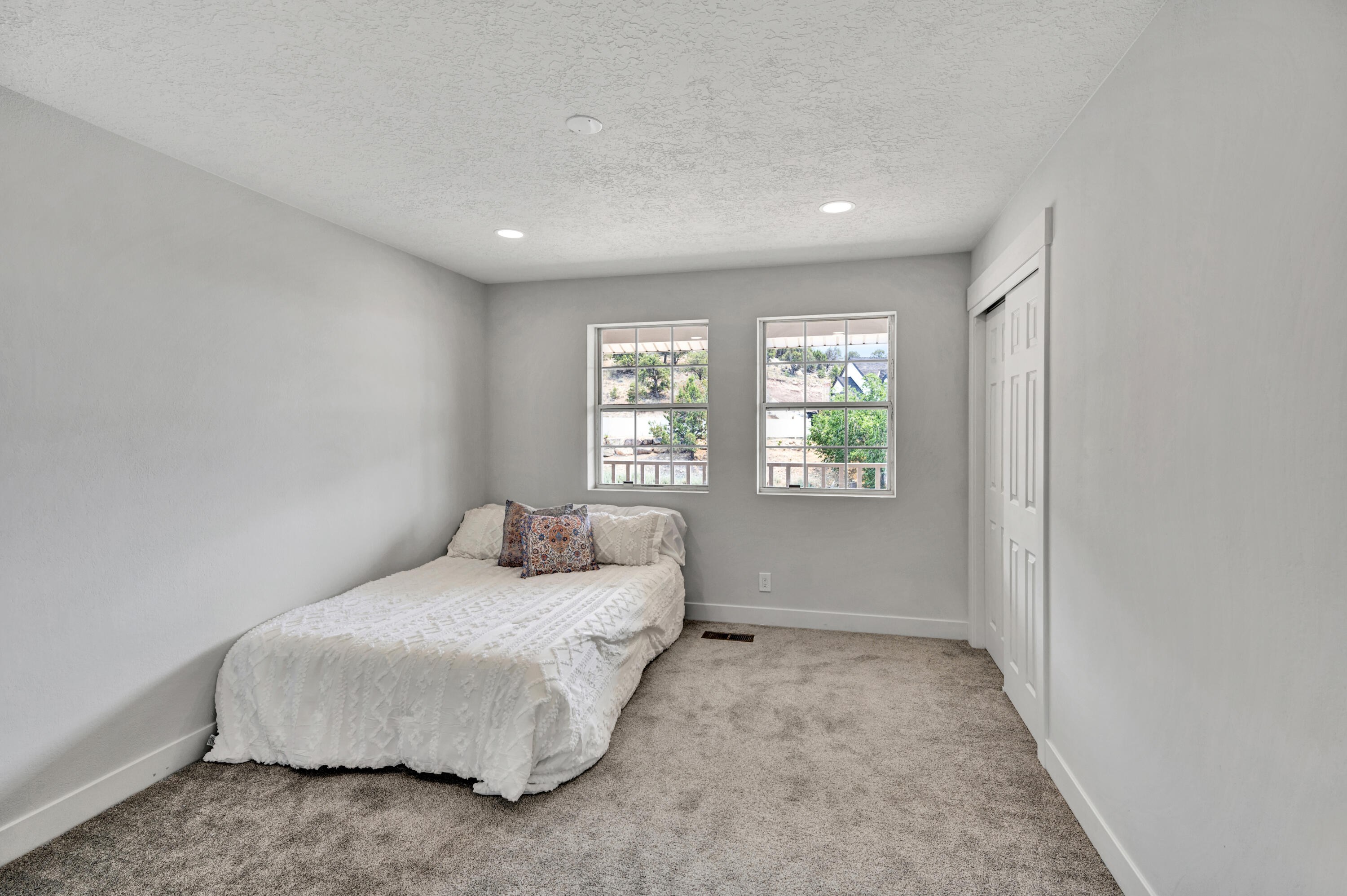 763 East Fiddlers Canyon Road Cedar City, UT 84721 - Photo 11 of 35 Bedroom 4 Main Level