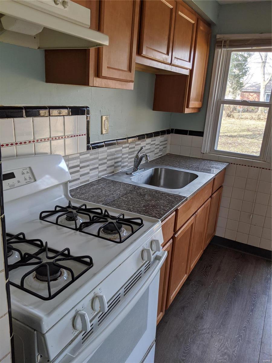 2021 North Hanley Road St. Louis, MO 63114 - Photo 12 of 20 Gallery Image 12