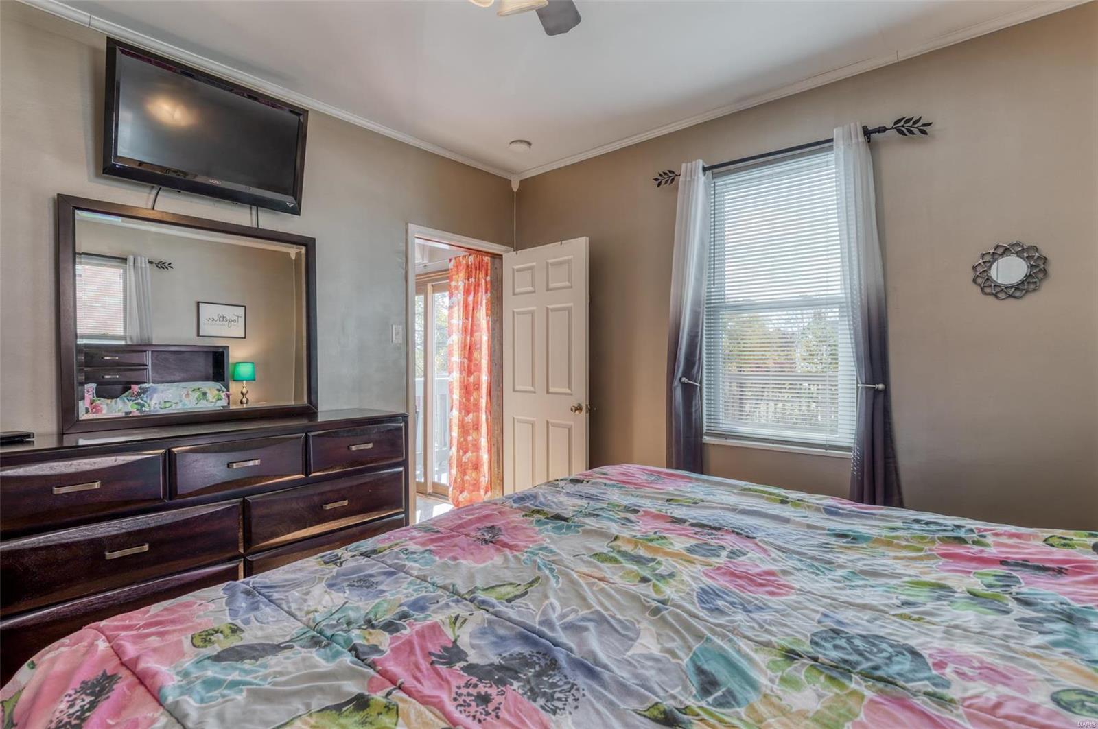 4944 Heege Road St. Louis, MO 63123 - Photo 13 of 32 Gallery Image 13