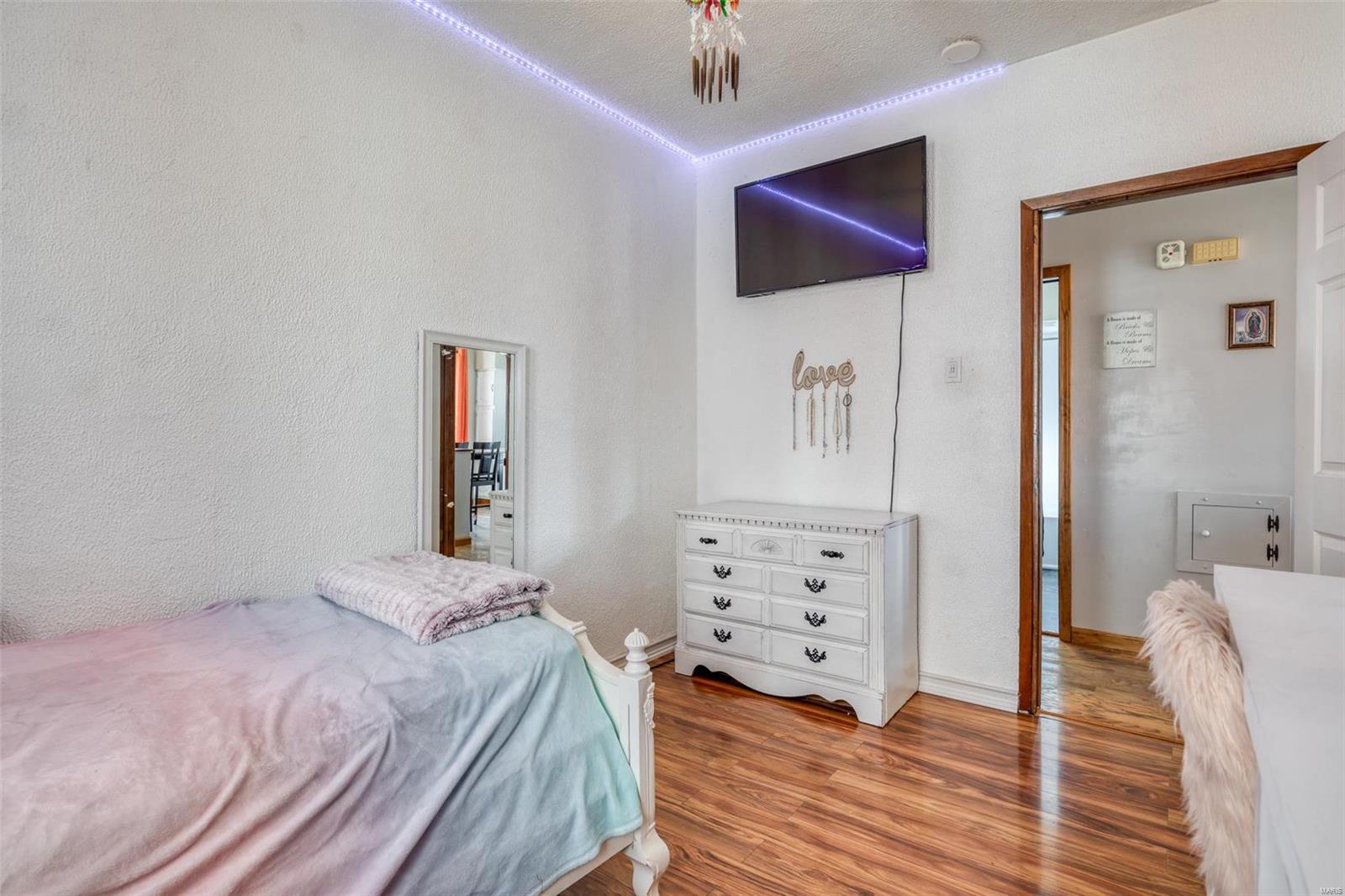 4944 Heege Road St. Louis, MO 63123 - Photo 17 of 32 Gallery Image 17