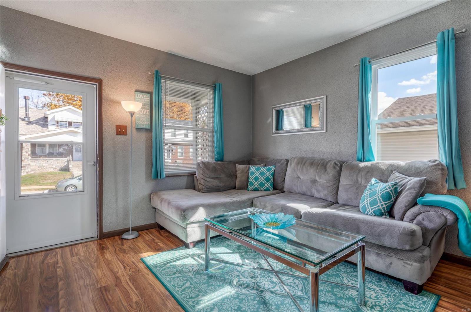 4944 Heege Road St. Louis, MO 63123 - Photo 3 of 32 Gallery Image 3