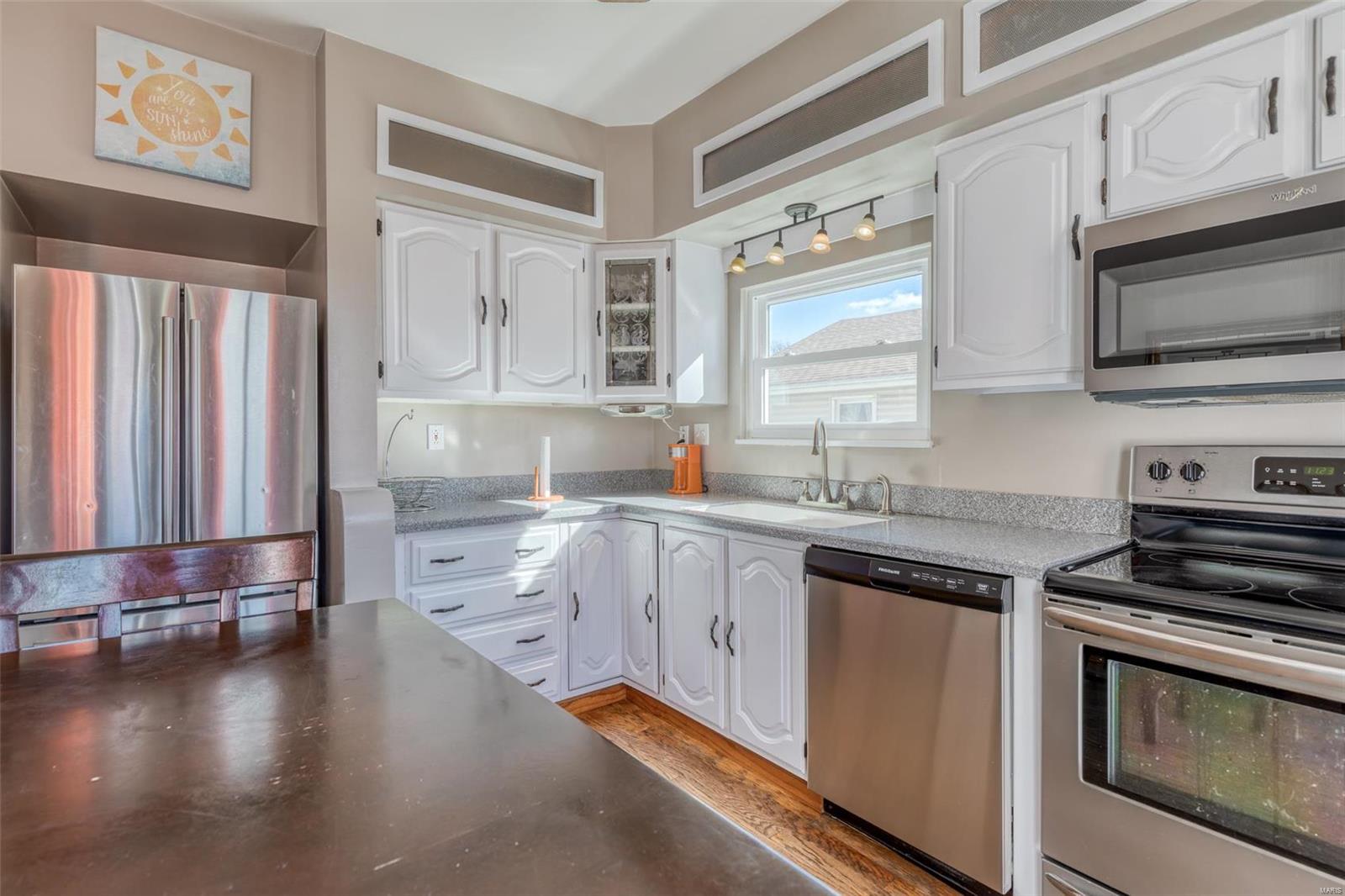 4944 Heege Road St. Louis, MO 63123 - Photo 6 of 32 Gallery Image 6