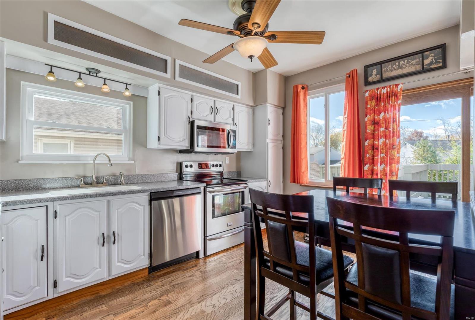 4944 Heege Road St. Louis, MO 63123 - Photo 7 of 32 Gallery Image 7