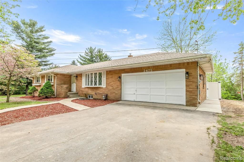 2475 Rauch Road Temperance, MI 48182 - Photo 2 of 46