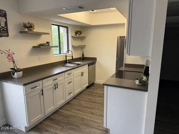 $174,900 | 3119 West Cochise Drive, Unit 231, Phoenix, AZ 85051