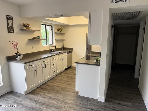 $174,900 | 3119 West Cochise Drive, Unit 231, Phoenix, AZ 85051