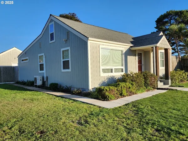 $440,000 | 928 Oregon Street, Port Orford, OR 97465