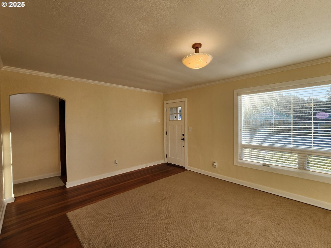 928 Oregon Street Port Orford, OR 97465 - Photo 12 of 32 Living Room