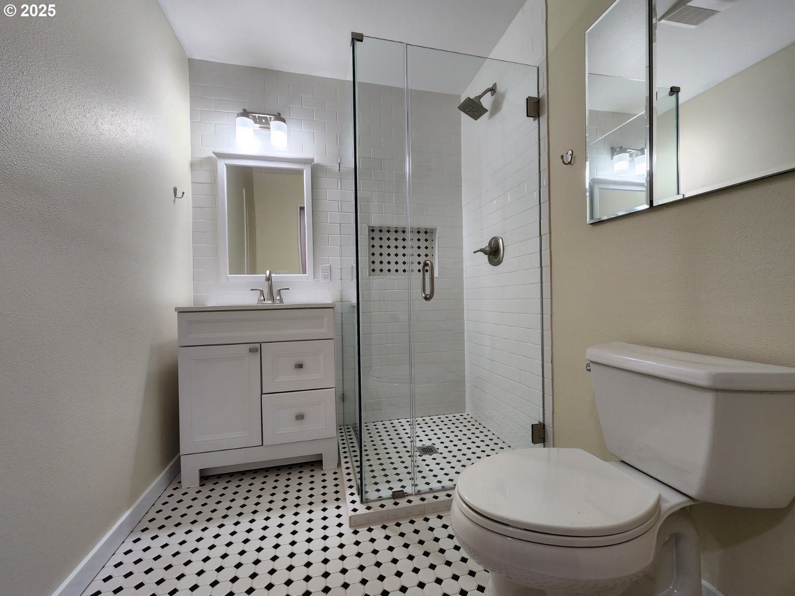 928 Oregon Street Port Orford, OR 97465 - Photo 22 of 32 Bathroom