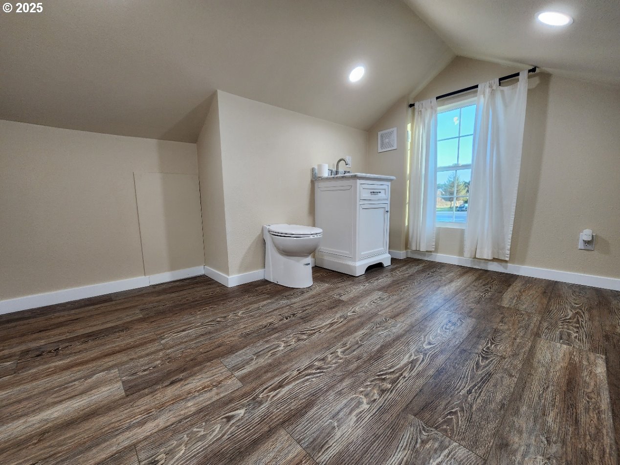 928 Oregon Street Port Orford, OR 97465 - Photo 26 of 32 Bathroom