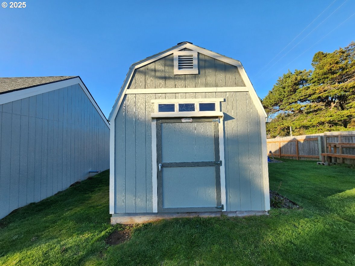 928 Oregon Street Port Orford, OR 97465 - Photo 31 of 32 Shed