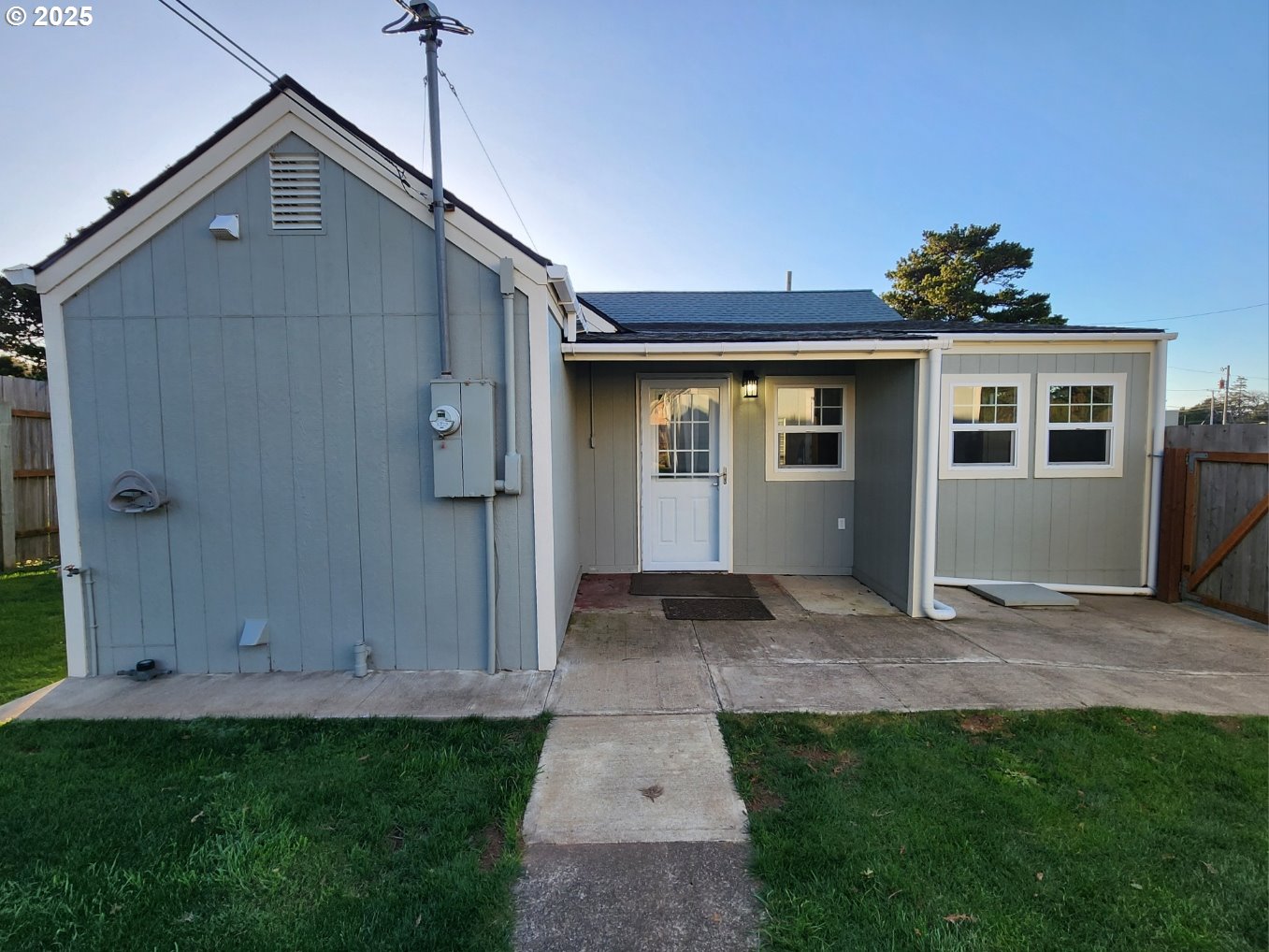 928 Oregon Street Port Orford, OR 97465 - Photo 4 of 32 Exterior