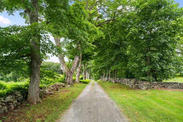 $2,950,000 | 55 A Anna Farm Road West, North Stonington, CT 06359
