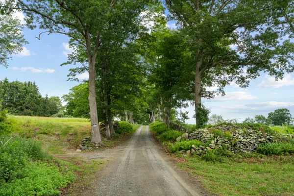 $2,950,000 | 55 A Anna Farm Road West, North Stonington, CT 06359