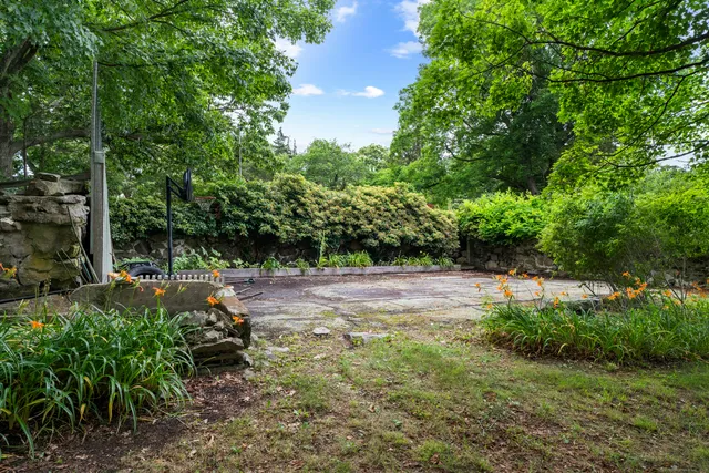 $2,950,000 | 55 A Anna Farm Road West, North Stonington, CT 06359