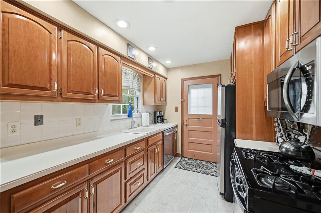 12 Hawthorne Road Pittsburgh, PA 15221 - Photo 13 of 40