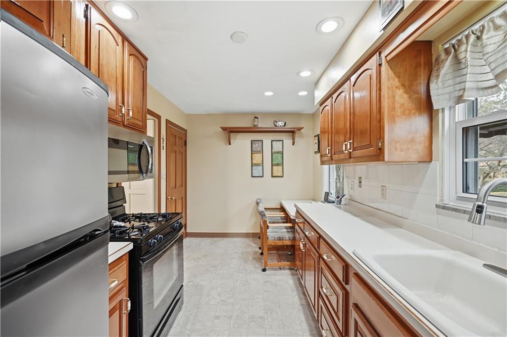 12 Hawthorne Road Pittsburgh, PA 15221 - Photo 15 of 40