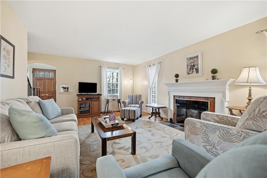 12 Hawthorne Road Pittsburgh, PA 15221 - Photo 8 of 40