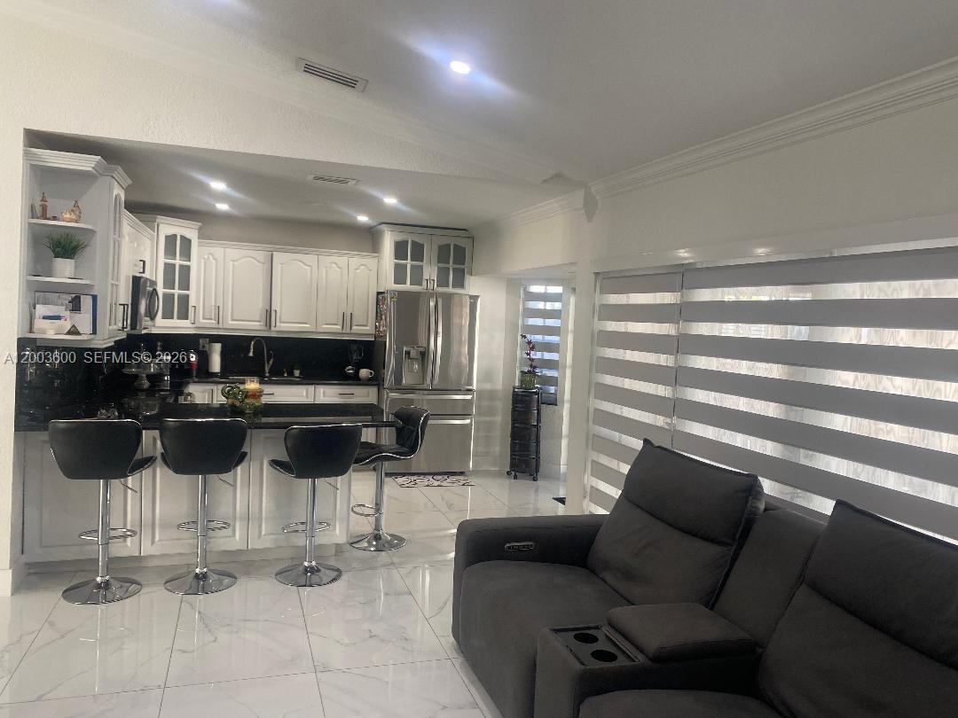 17075 Southwest 145th Avenue Miami, FL 33177 - Photo 4 of 11