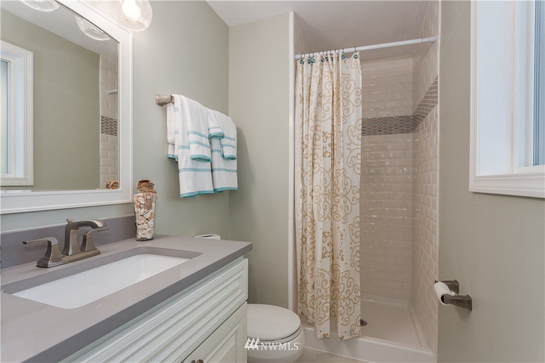11922 Northeast 159th Street Bothell, WA 98011 - Photo 14 of 19 Gallery Image 14