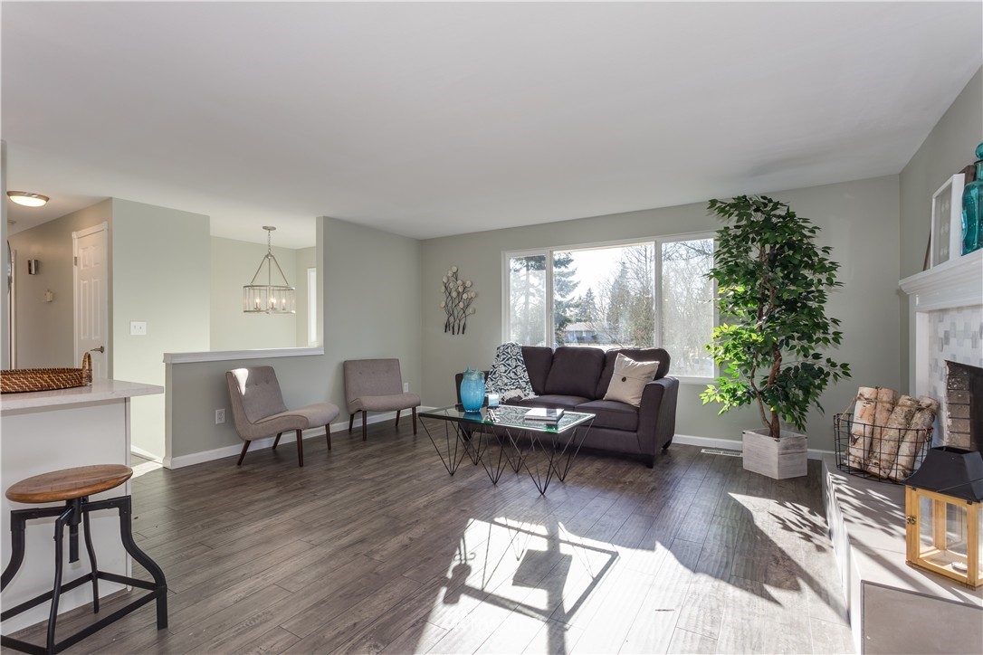 11922 Northeast 159th Street Bothell, WA 98011 - Photo 3 of 19 Gallery Image 3