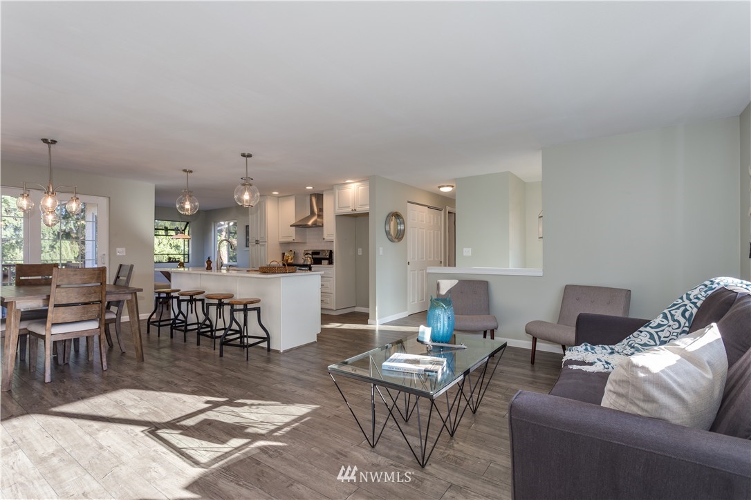 11922 Northeast 159th Street Bothell, WA 98011 - Photo 4 of 19 Gallery Image 4