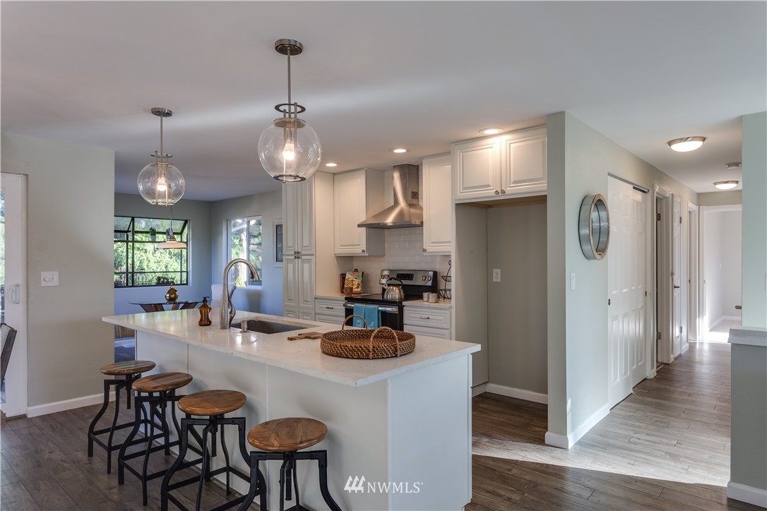 11922 Northeast 159th Street Bothell, WA 98011 - Photo 5 of 19 Gallery Image 5
