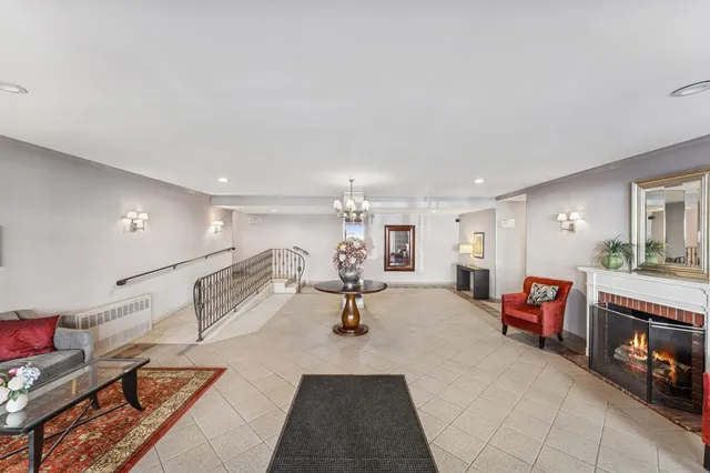 $279,000 | 241-20 Northern Boulevard, Unit 2B | Douglaston