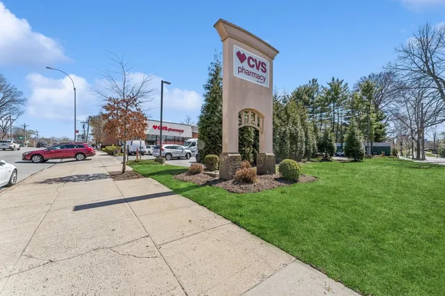 $279,000 | 241-20 Northern Boulevard, Unit 2B | Douglaston